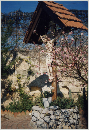 uno scorcio dell'atrio antistante la casa di palermo
